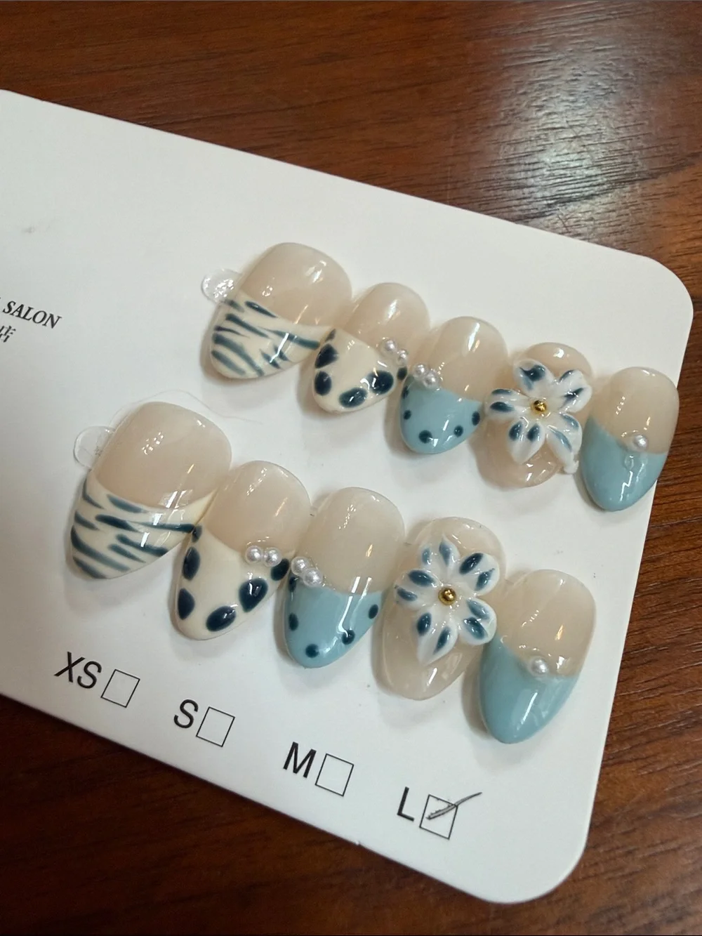 Floral Blue & Cream Press-On Nail Set Press-On Nails 3D large